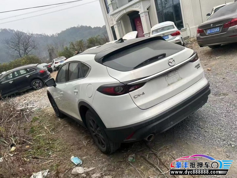 20年马自达CX-4轿车抵押车出售