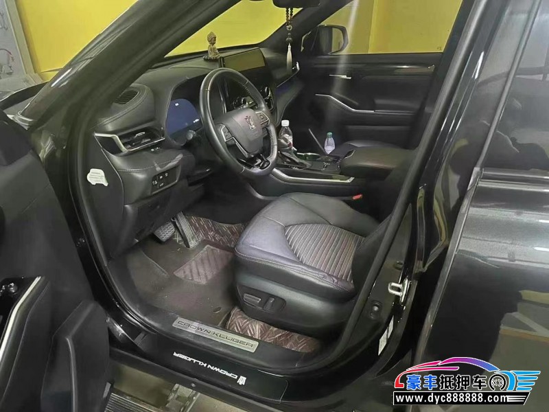 21年丰田皇冠轿车抵押车出售