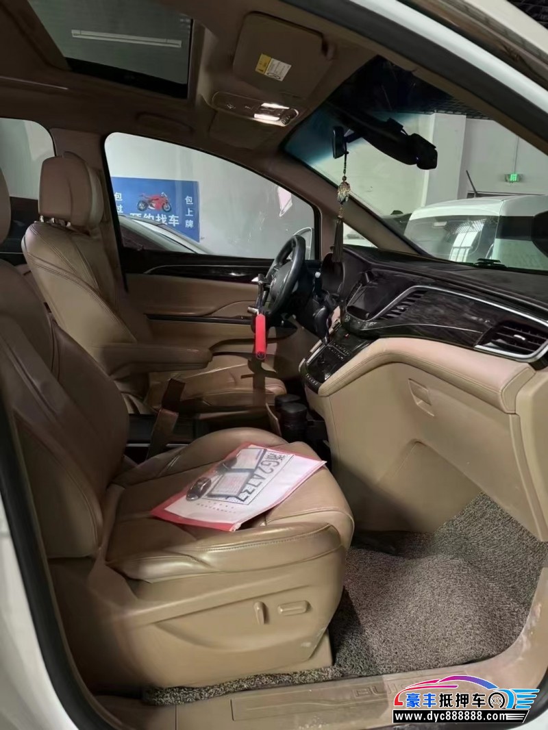 18年别克GL8轿车抵押车出售