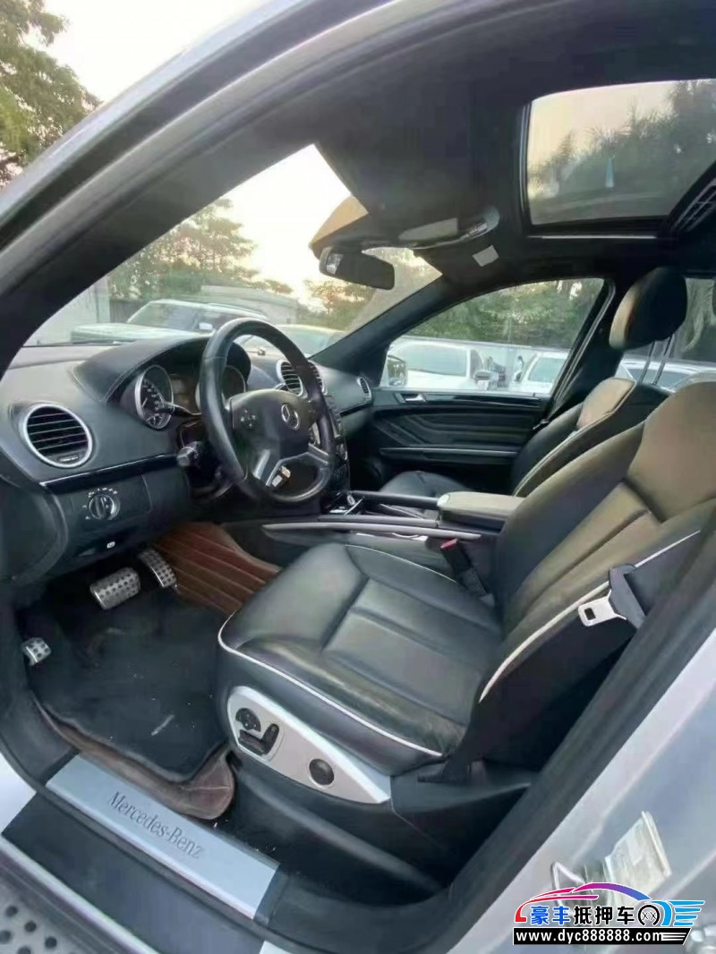 12年奔驰ML轿车抵押车出售