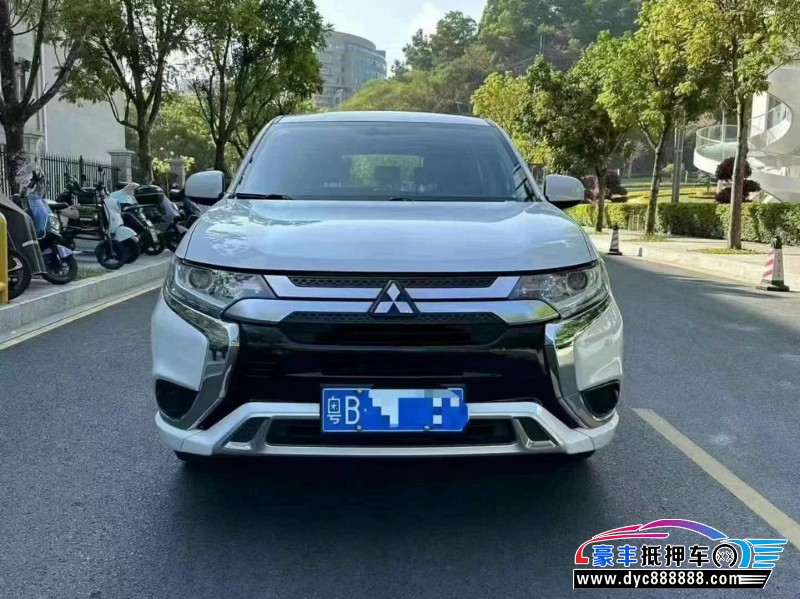 22年三菱欧蓝德轿车抵押车出售