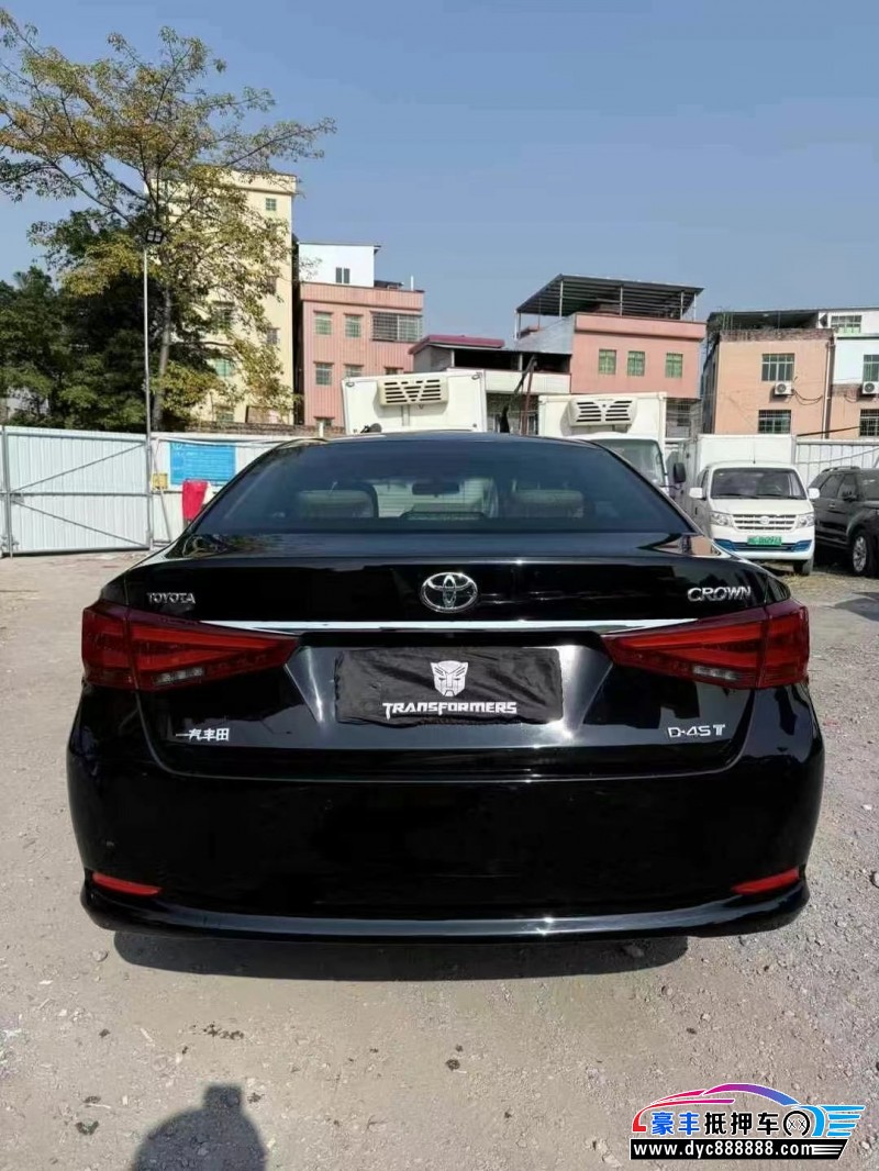 15年丰田皇冠轿车抵押车出售