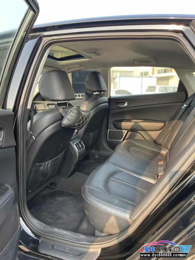 17年起亚K5轿车抵押车出售