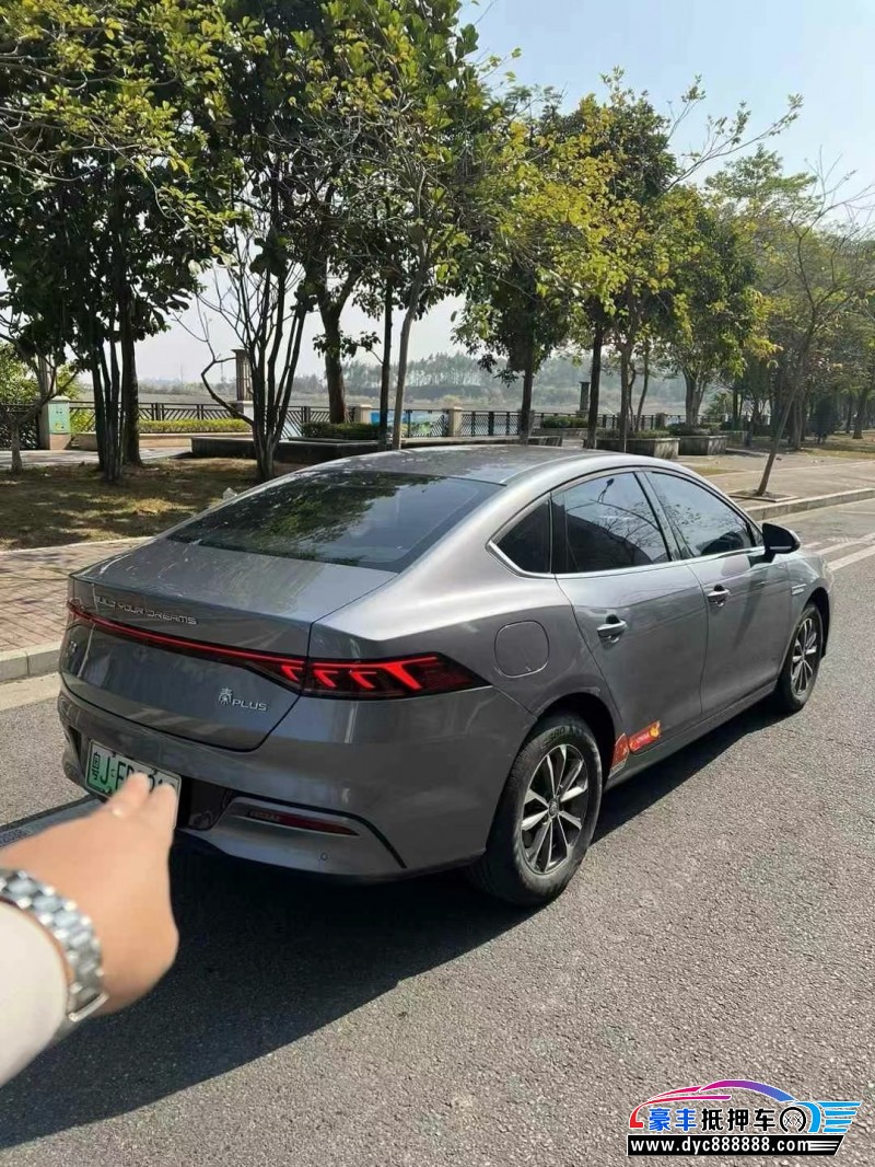 23年比亚迪秦轿车抵押车出售