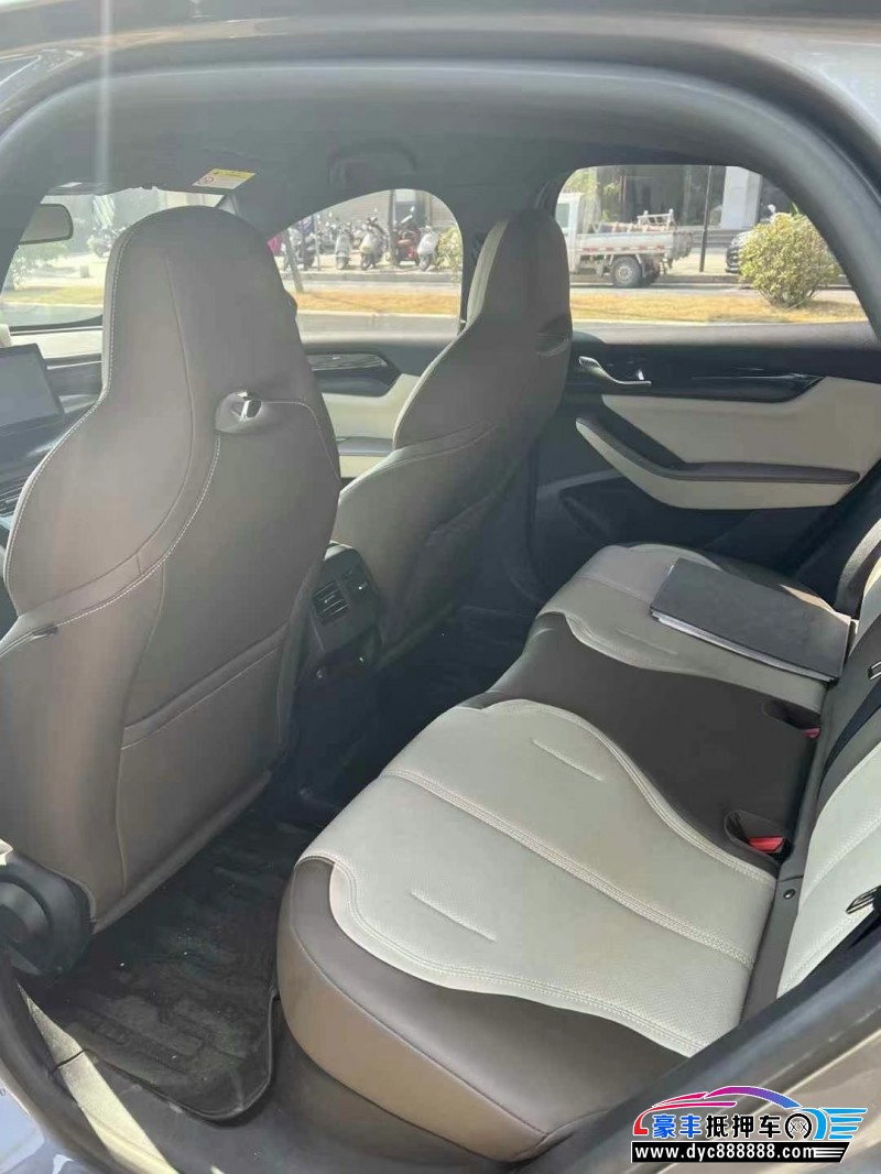 23年比亚迪秦轿车抵押车出售