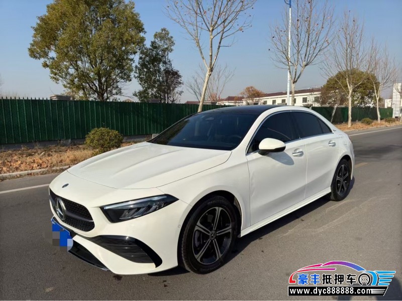 23年奔驰A轿车抵押车出售