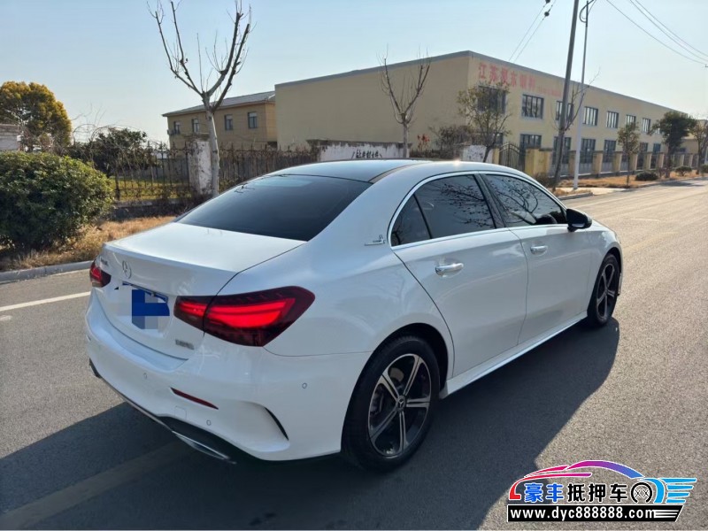 23年奔驰A轿车抵押车出售