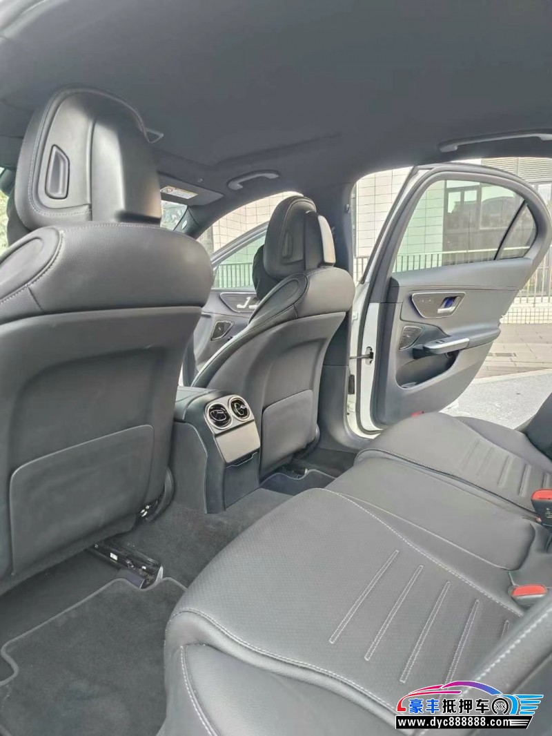 24年奔驰C轿车抵押车出售