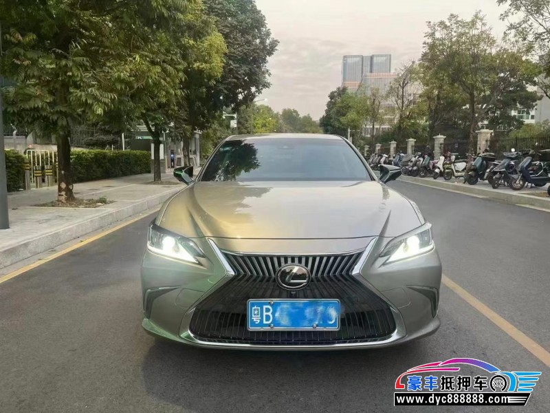 20年雷克萨斯ES轿车抵押车出售