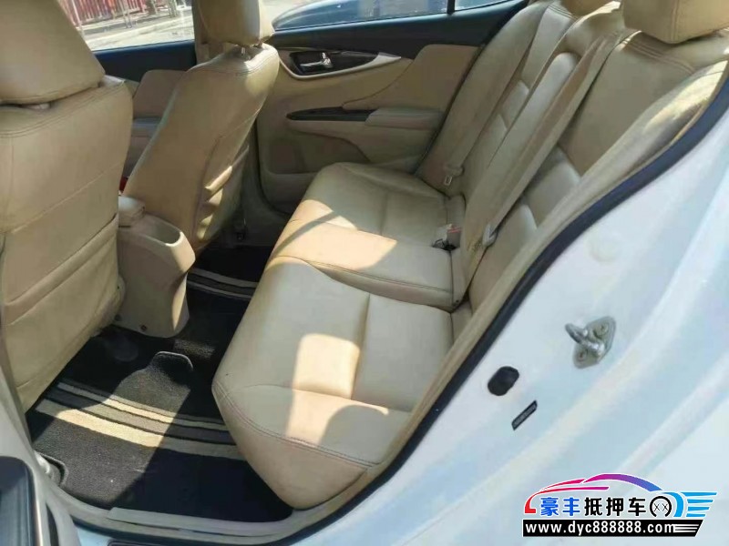 13年本田凌派轿车抵押车出售