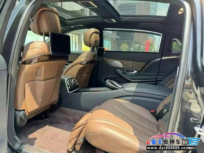 17年奔驰迈巴赫S级轿车抵押车出售