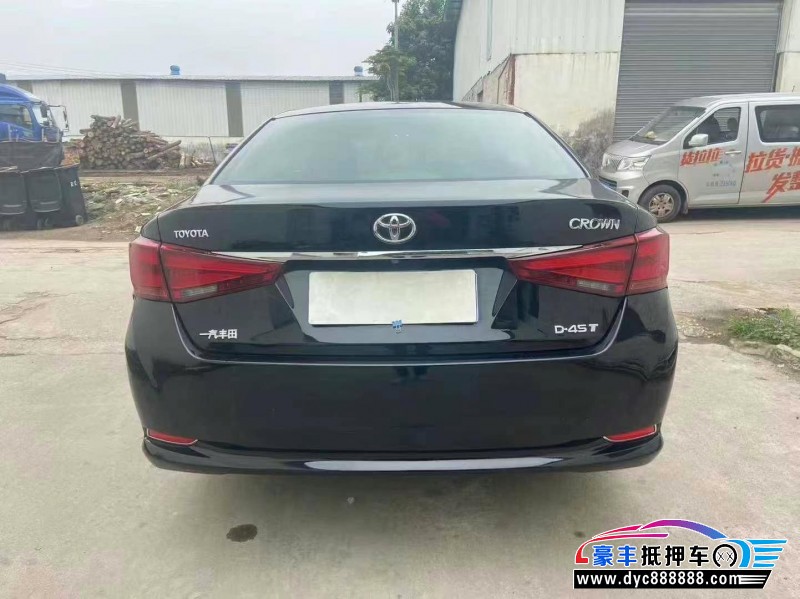 17年丰田皇冠轿车抵押车出售