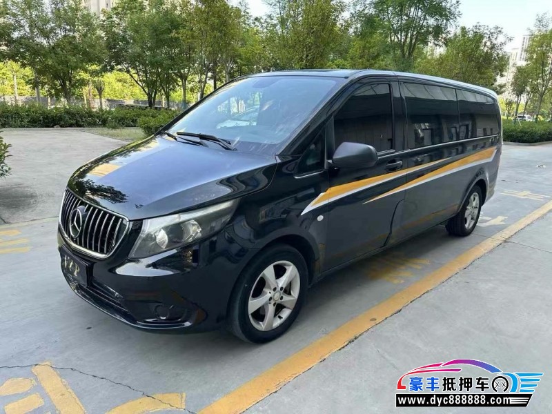 18年奔驰威霆轿车抵押车出售