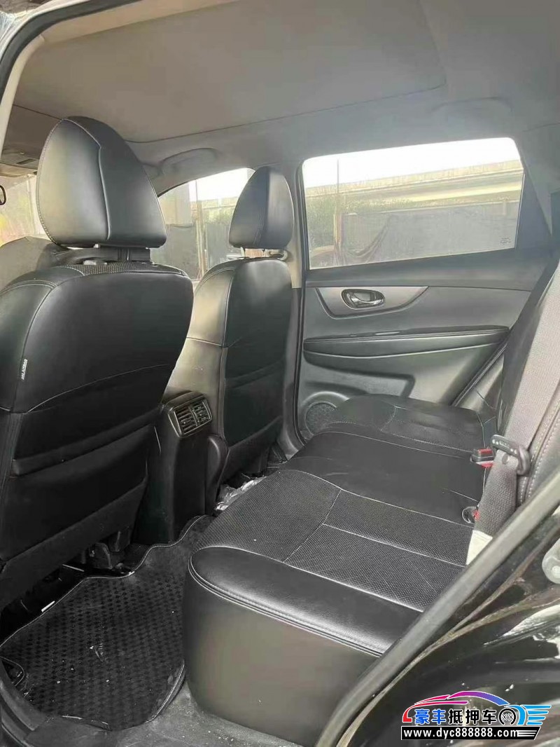 16年日产奇骏轿车抵押车出售