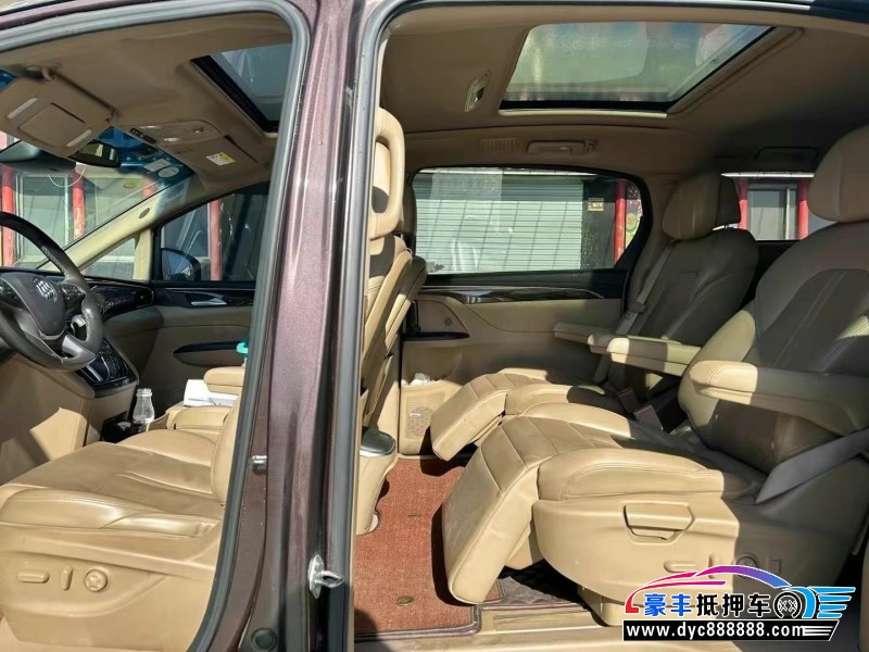 17年别克GL8轿车抵押车出售