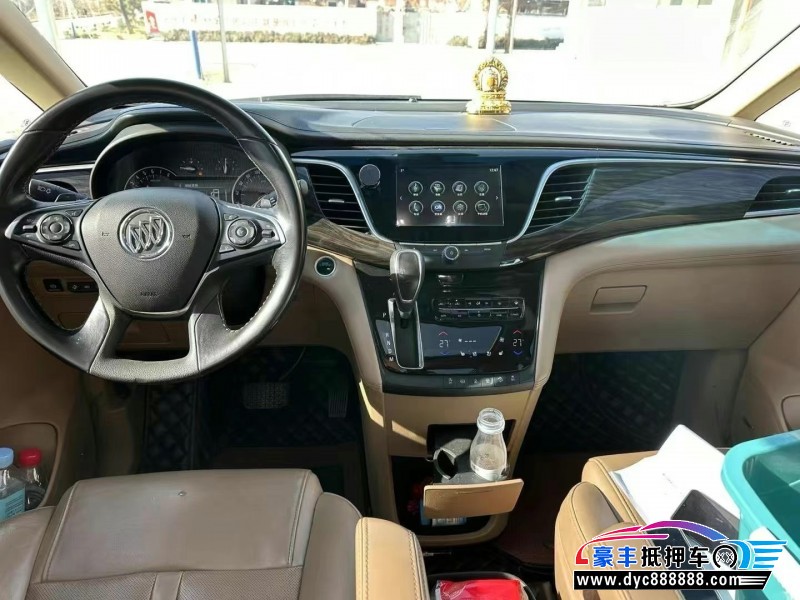 17年别克GL8轿车抵押车出售