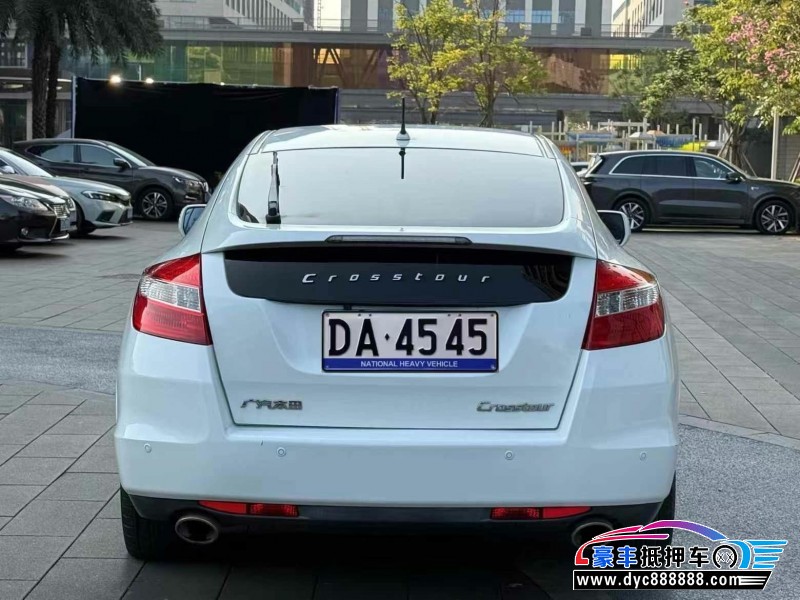 13年本田歌诗图轿车抵押车出售