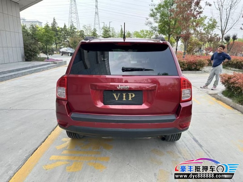 13年Jeep指南者轿车抵押车出售