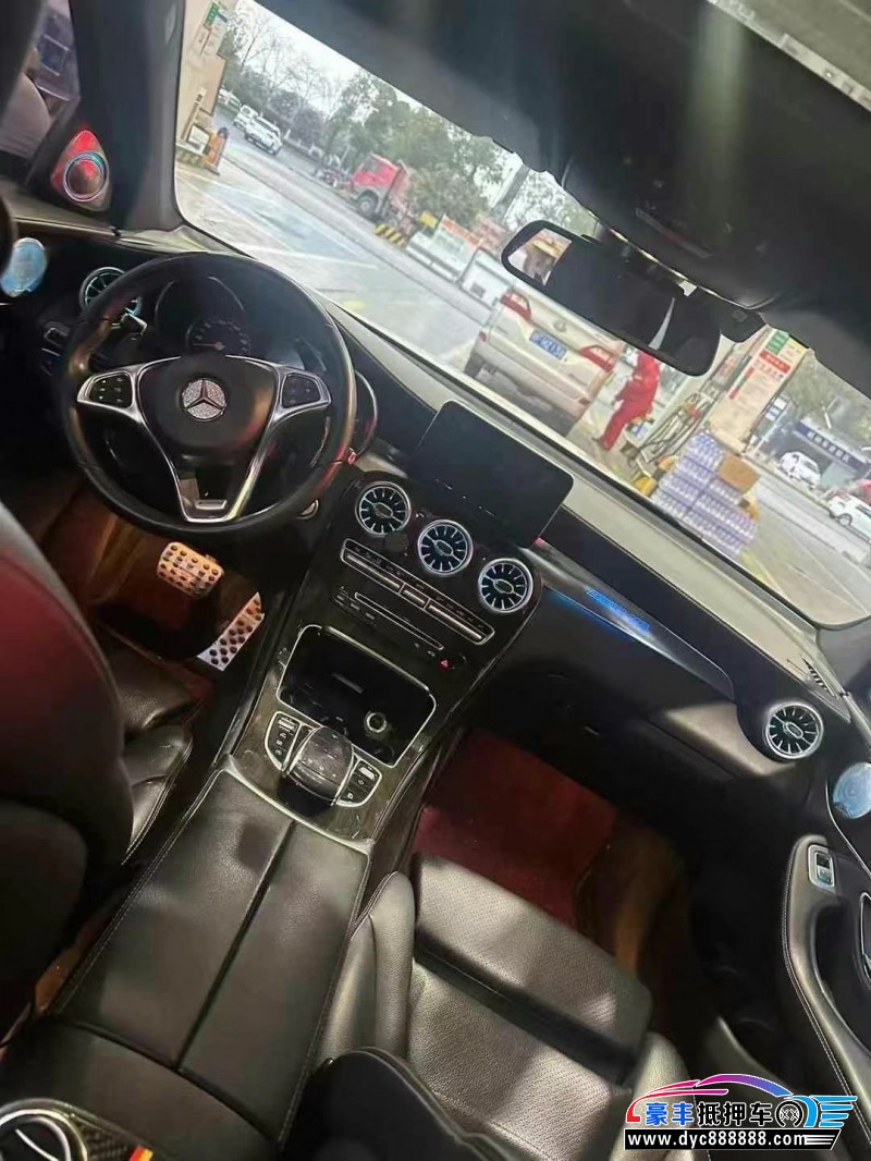 16年奔驰GLC轿车抵押车出售