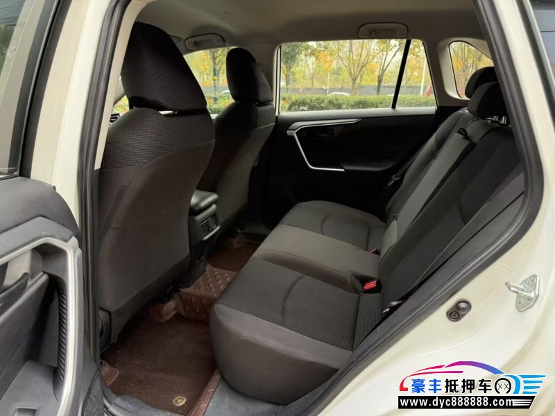 23年丰田RAV4轿车抵押车出售