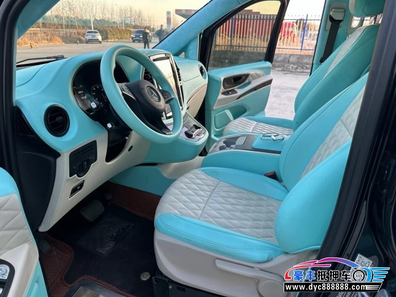 19年奔驰威霆轿车抵押车出售