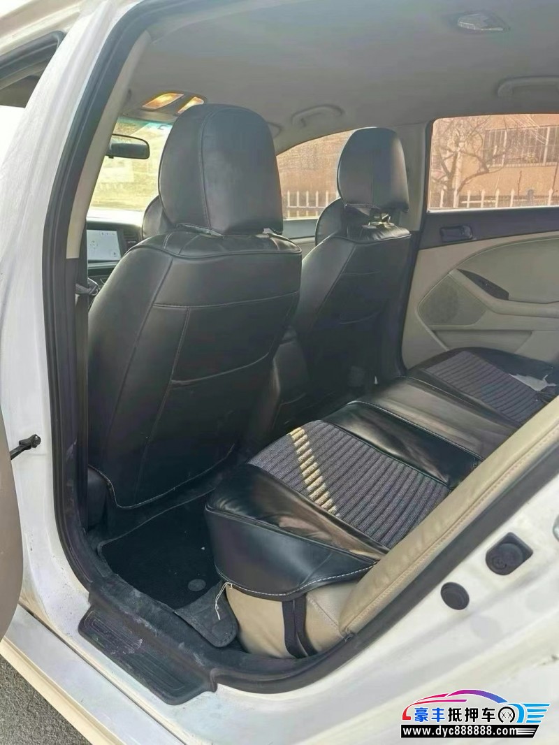 19年起亚K5轿车抵押车出售