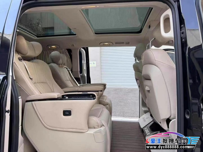 21年奔驰V轿车抵押车出售