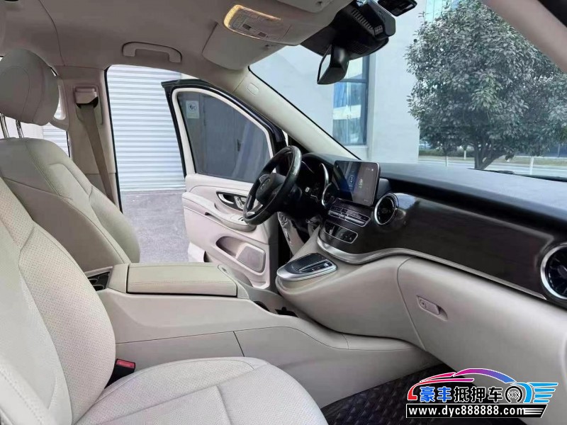 21年奔驰V轿车抵押车出售