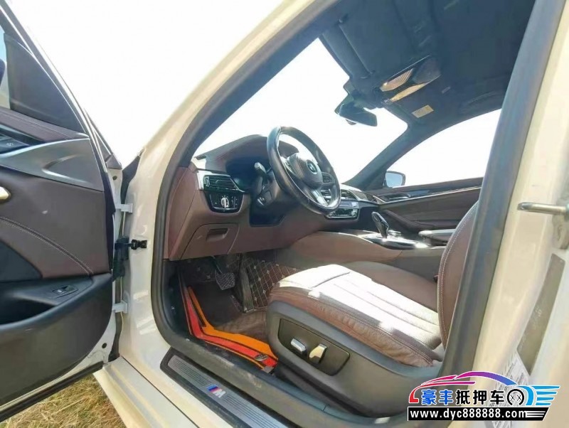 20年宝马5系轿车抵押车出售