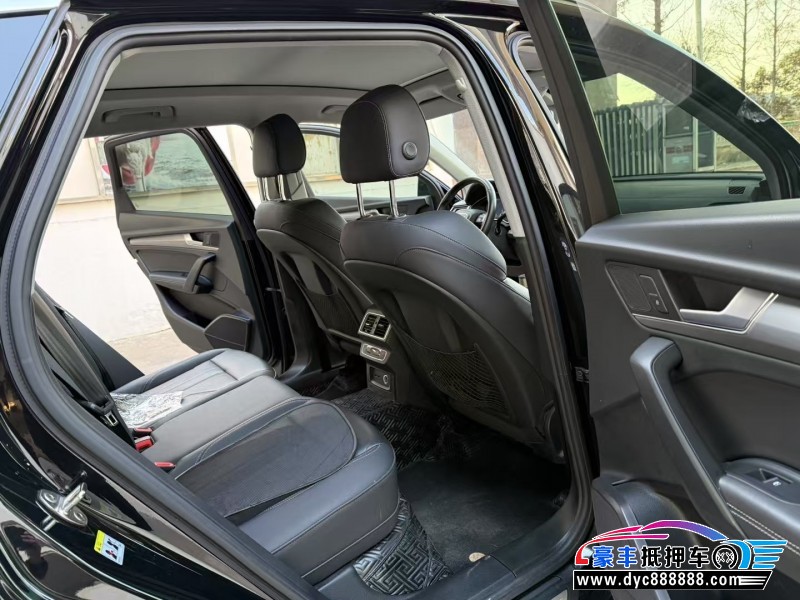 21年奥迪Q5轿车抵押车出售