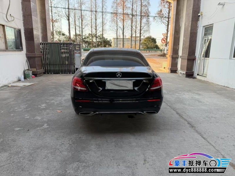 18年奔驰E轿车抵押车出售