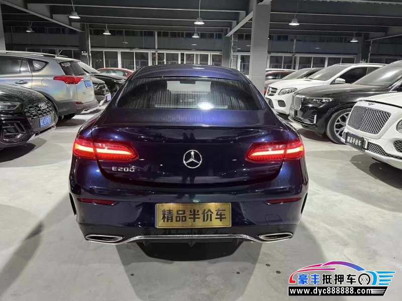 17年奔驰E轿车抵押车出售