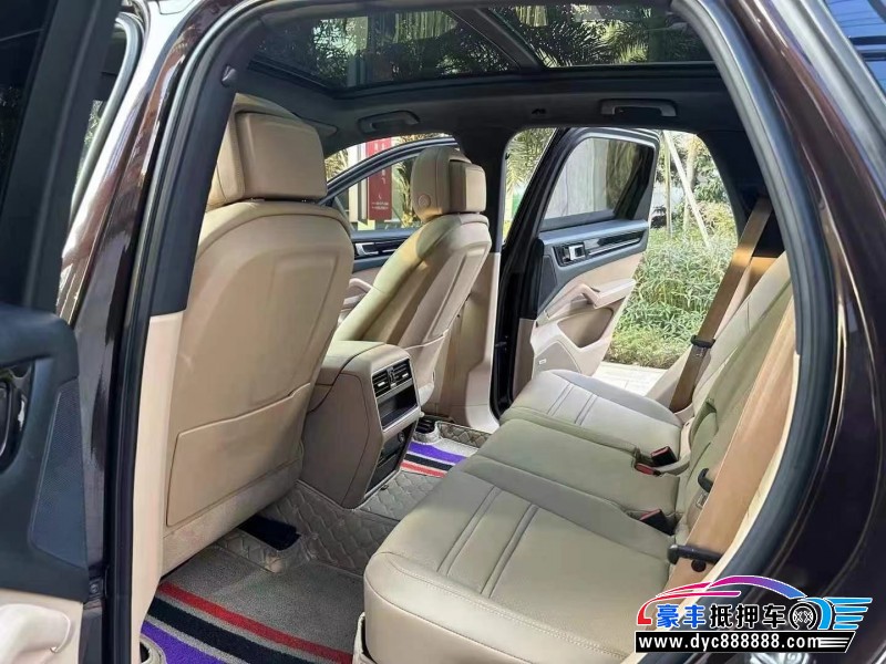 18年保时捷卡宴轿车抵押车出售