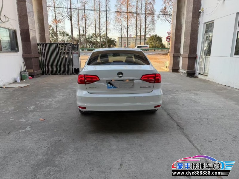 18年大众速腾轿车抵押车出售