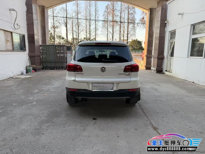 14年大众途观轿车抵押车出售