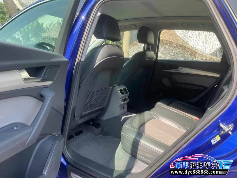 19年奥迪Q5轿车抵押车出售