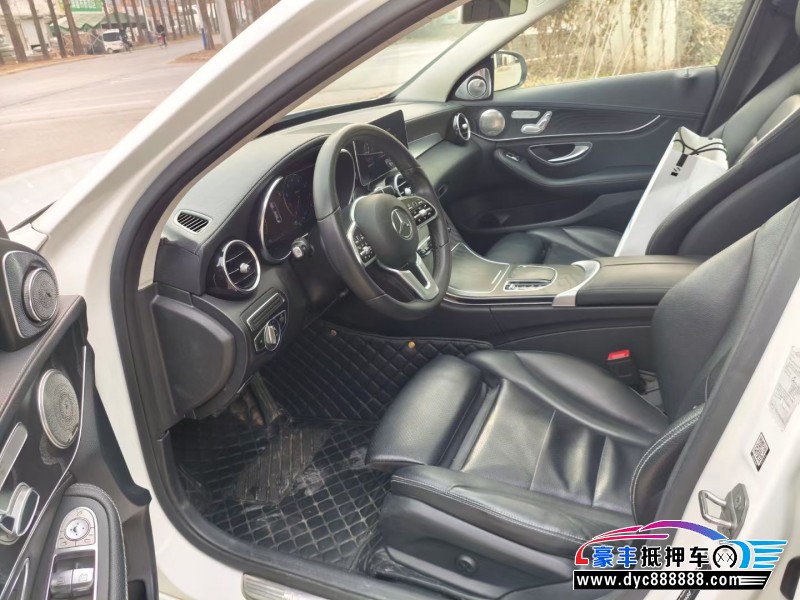 19年奔驰C轿车抵押车出售