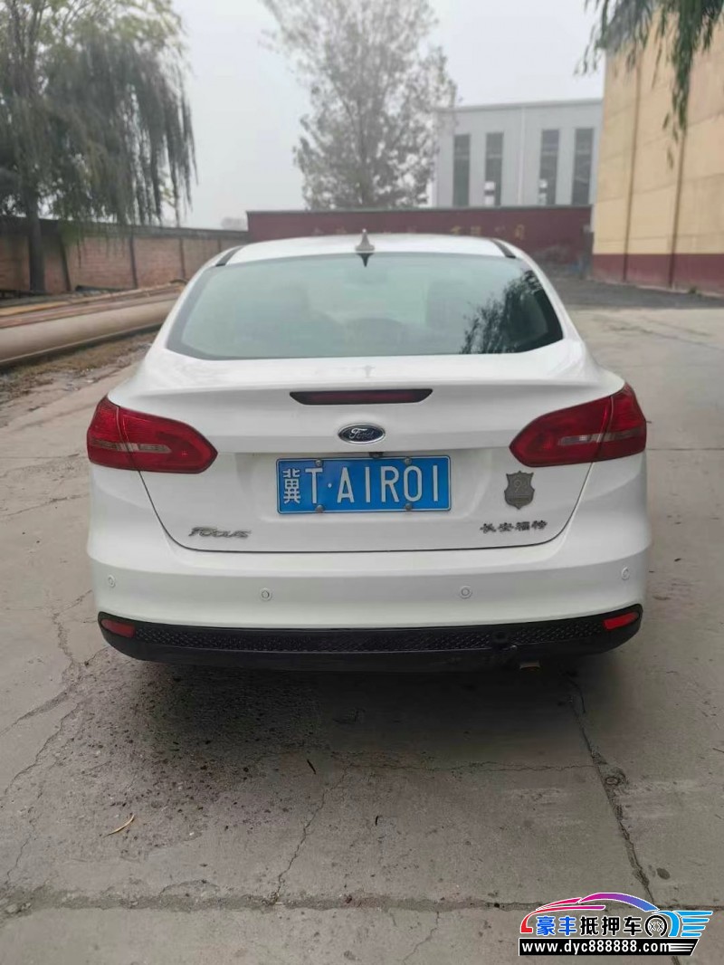 17年福特福克斯轿车抵押车出售