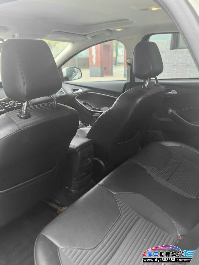 17年福特福克斯轿车抵押车出售