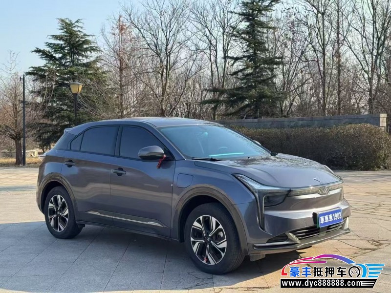 23年哪吒U轿车抵押车出售