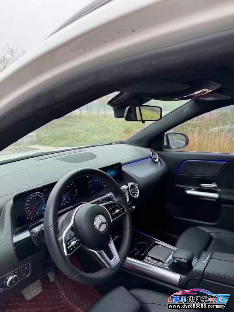 22年奔驰GLA轿车抵押车出售