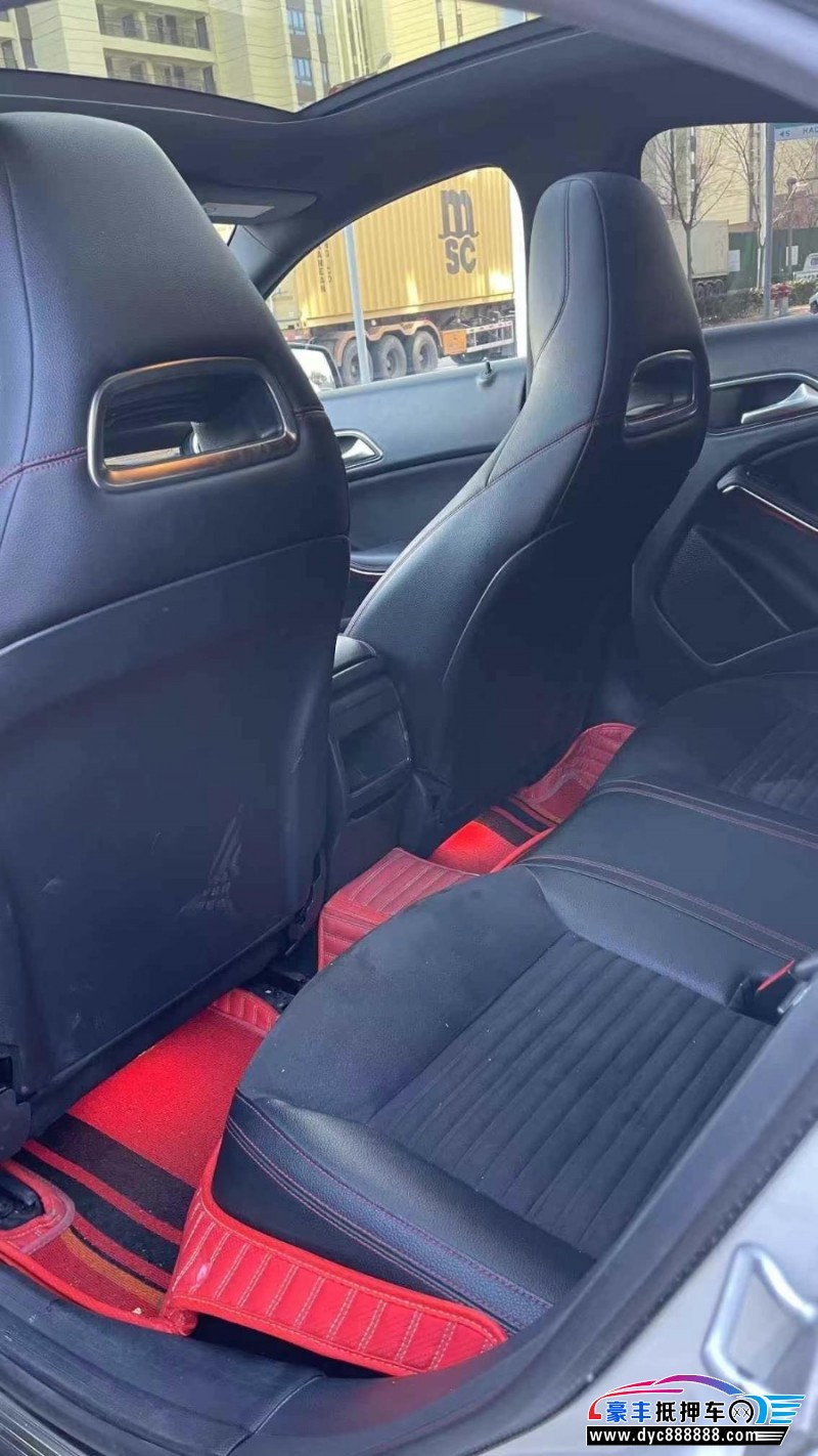 18年奔驰CLA轿车抵押车出售