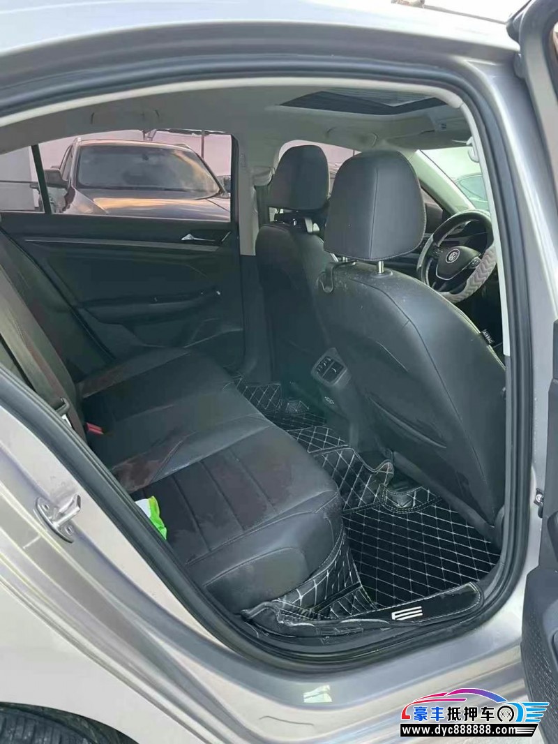 19年大众宝来轿车抵押车出售