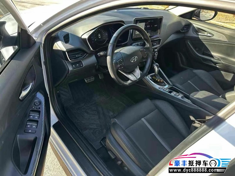 20年现代菲斯塔轿车抵押车出售