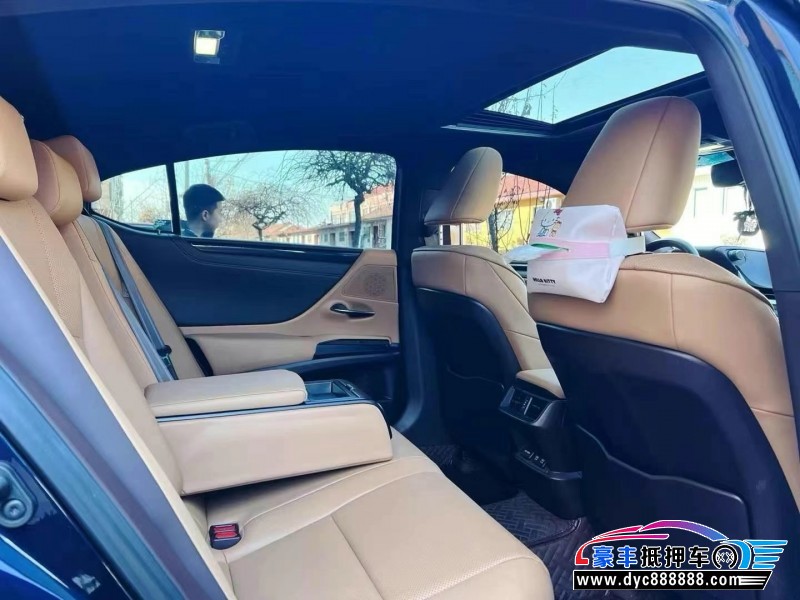 21年雷克萨斯ES轿车抵押车出售