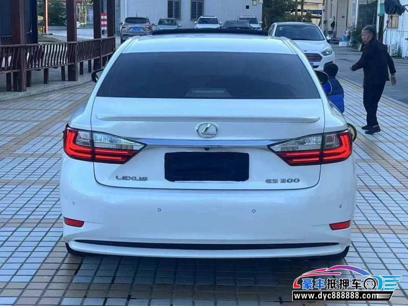 17年雷克萨斯ES轿车抵押车出售