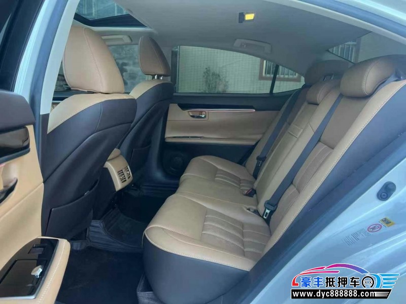 17年雷克萨斯ES轿车抵押车出售