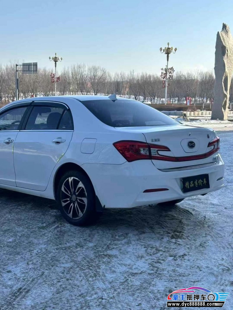 15年比亚迪秦轿车抵押车出售