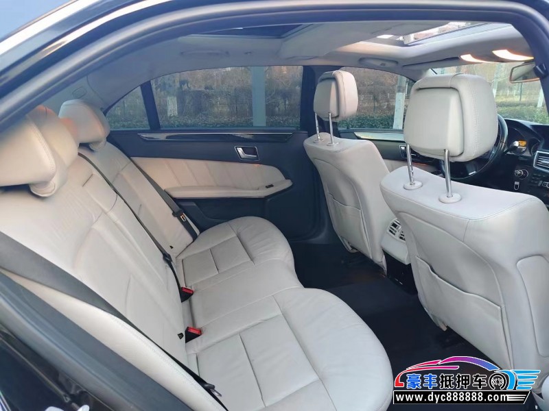 13年奔驰E轿车抵押车出售