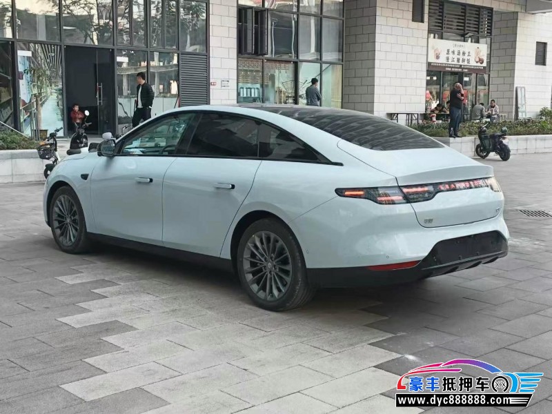 25年零跑c01轿车抵押车出售